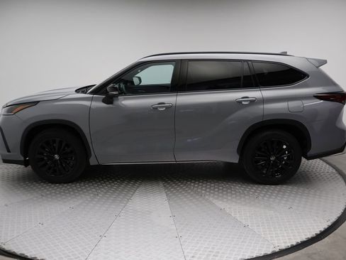 Certified 2025 Toyota Highlander XSE image 12