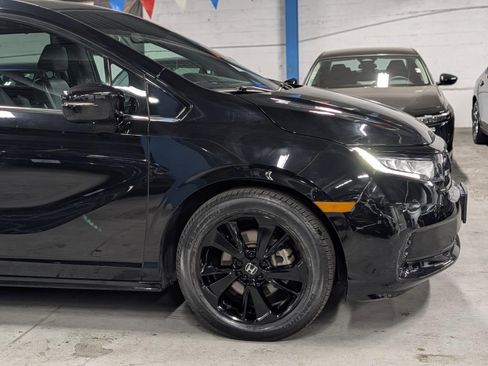 Used 2023 Honda Odyssey Sport image 4