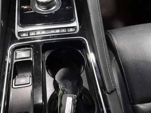 Used 2020 Jaguar F-PACE S image 23