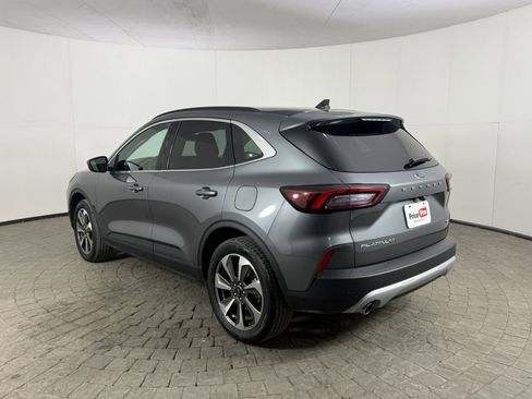 Certified 2025 Ford Escape Platinum image 5