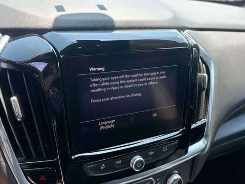 Used 2023 Chevrolet Traverse LT FWD image 27