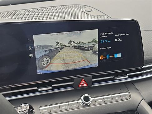 Used 2024 Hyundai Elantra Blue image 25