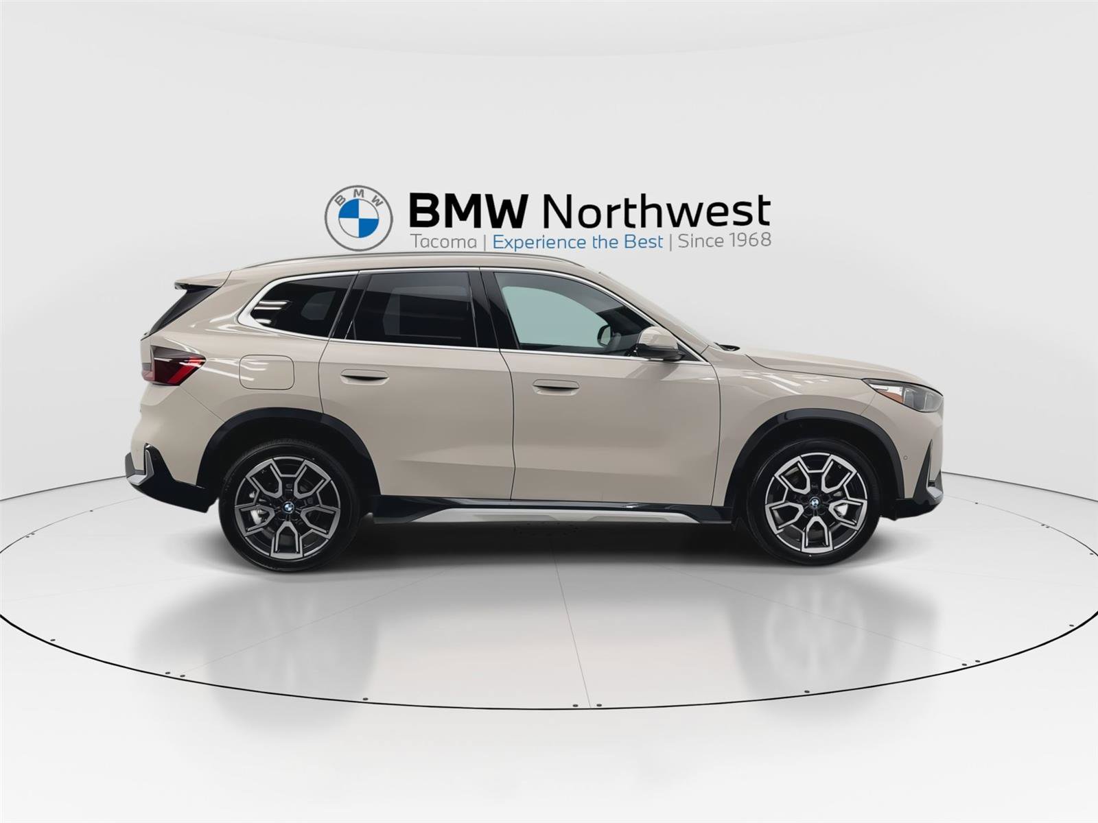 Used 2026 BMW X1 xDrive28i w/ Convenience Package AWD/4WD image 4