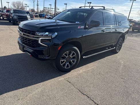 Used 2022 Chevrolet Suburban Z71 image 1