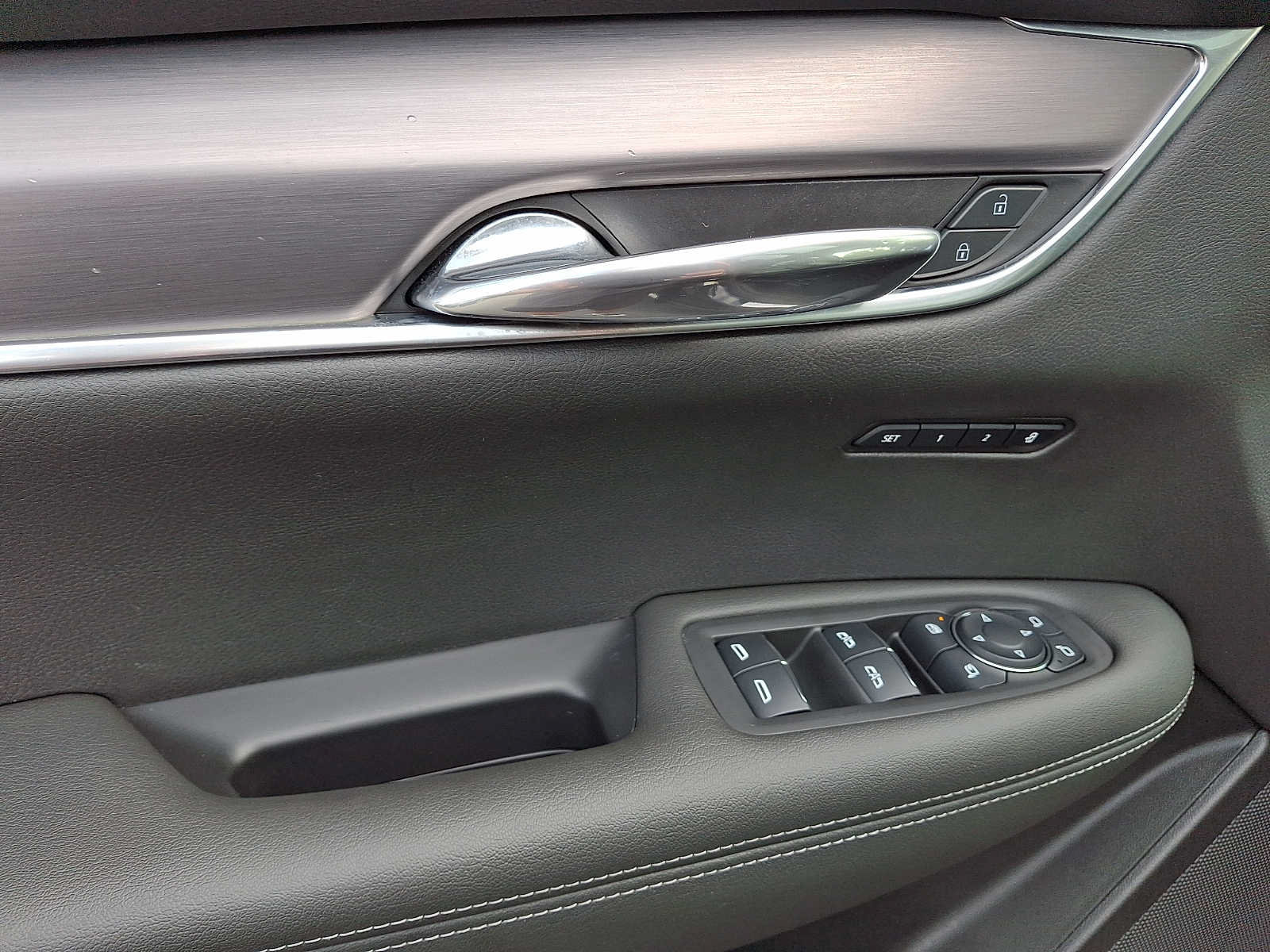 Certified 2024 Cadillac XT6 Luxury AWD/4WD image 8