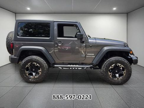 Used 2018 Jeep Wrangler Sport AWD/4WD image 6