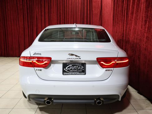 Used 2019 Jaguar XE Landmark Edition image 10