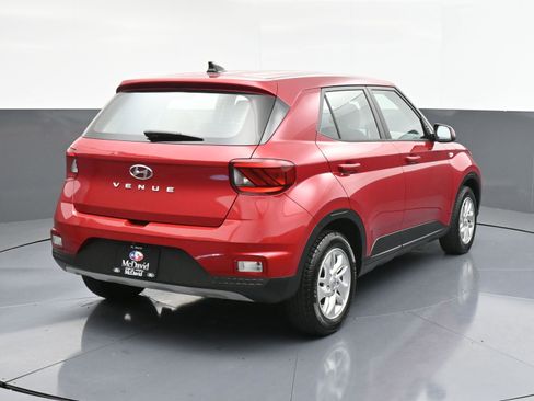 Used 2021 Hyundai Venue SE image 8