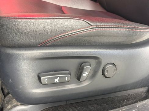 Used 2019 Toyota 4Runner TRD Off-Road Premium AWD/4WD image 25