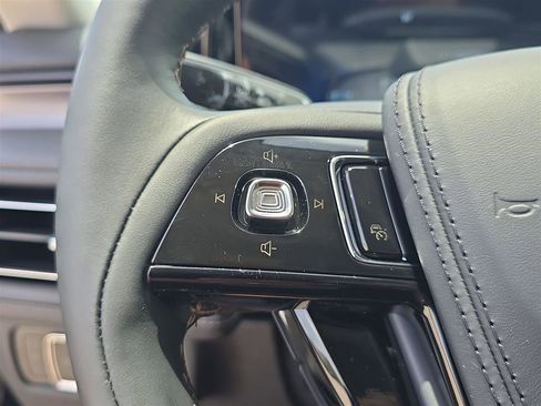 New 2025 Lincoln Aviator 2WD w/ Equipment Group 101A image 28