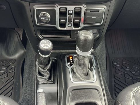 Used 2020 Jeep Wrangler Unlimited Sport S w/ Sun And Sound Package AWD/4WD image 6
