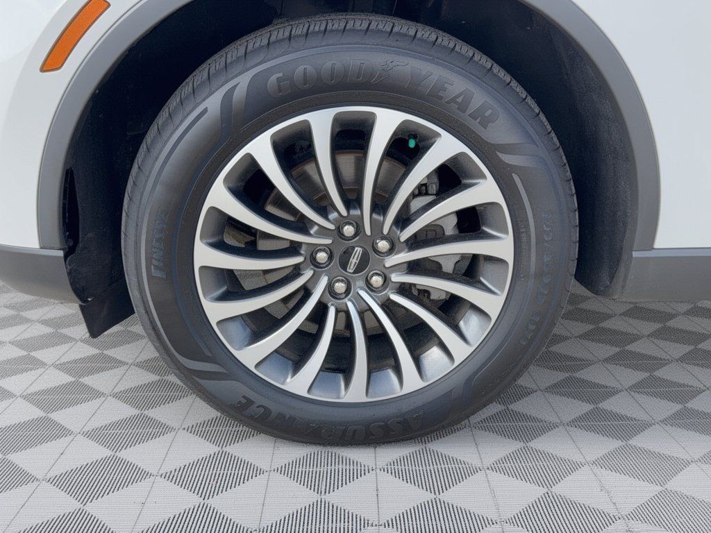Used 2024 Lincoln Aviator AWD w/ Premium Package image 13