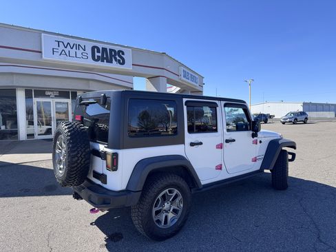 Used 2015 Jeep Wrangler Unlimited Rubicon w/ Connectivity Group image 8