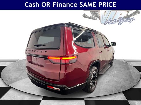 Used 2025 Jeep Wagoneer Series II AWD/4WD image 6