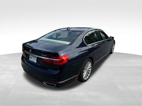 Used 2017 BMW 740i image 5