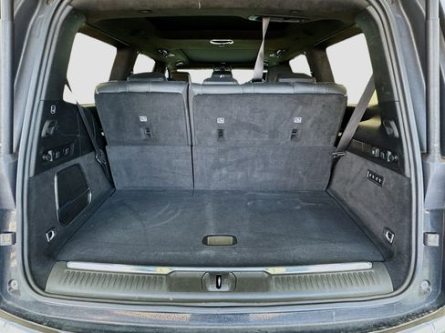 Used 2022 Jeep Grand Wagoneer Series III w/ Flexible Seating Group image 18