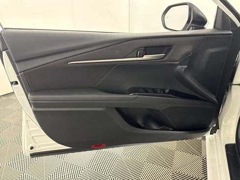 Used 2025 Toyota Camry LE FWD image 28