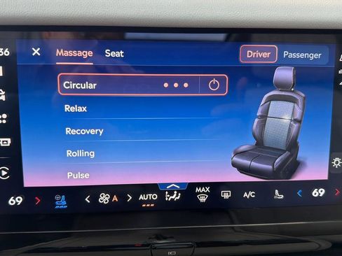 Used 2025 Lincoln Navigator Black Label image 32