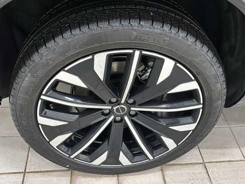 New 2026 Volvo XC90 T8 Ultra w/ Protection Package Premier image 32