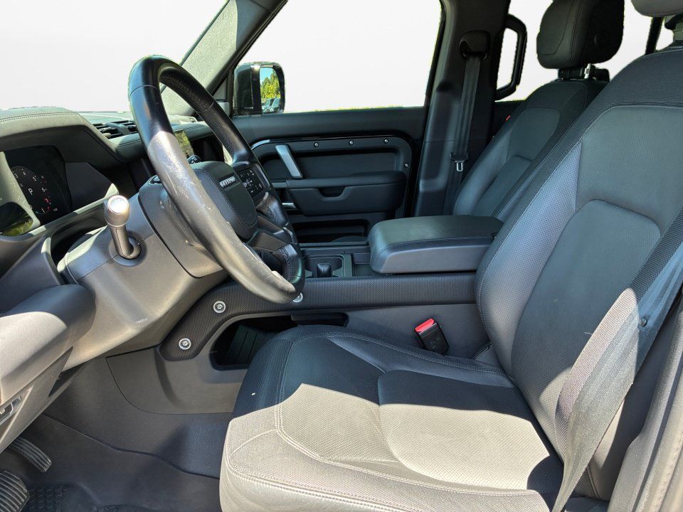 Certified 2024 Land Rover Defender 130 Outbound AWD/4WD image 9