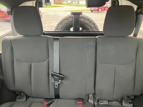 Used 2017 Jeep Wrangler Unlimited Sport AWD/4WD image 21