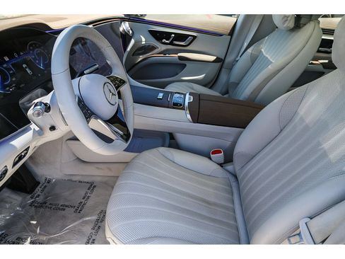 Used 2023 Mercedes-Benz EQS 580 4MATIC Sedan image 17