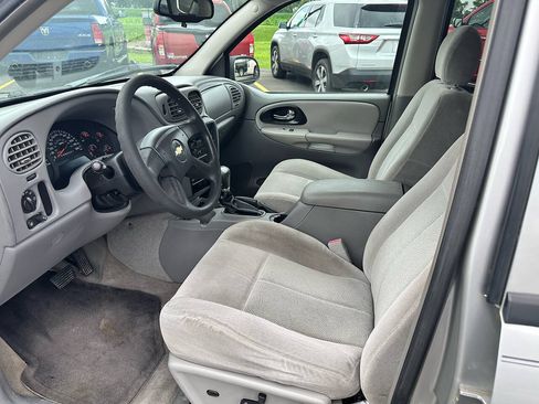 Used 2006 Chevrolet TrailBlazer LS w/ LS Preferred Equipment Group AWD/4WD image 9
