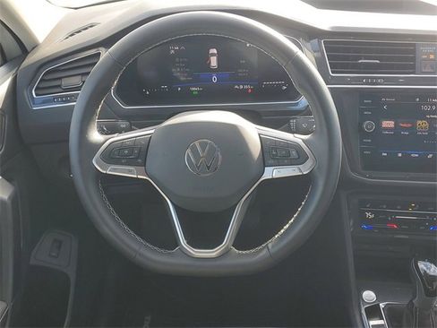 Certified 2024 Volkswagen Tiguan SE image 13