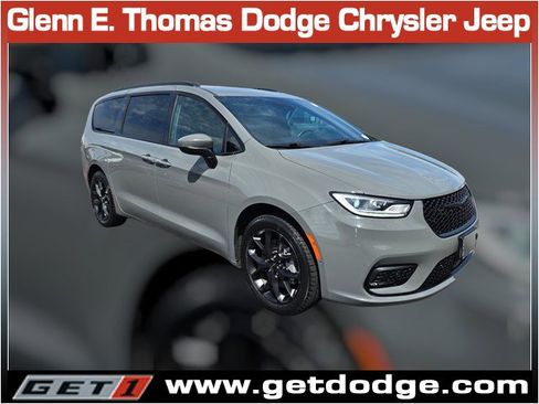 Certified 2023 Chrysler Pacifica Touring-L w/ S Appearance Package AWD/4WD image 1