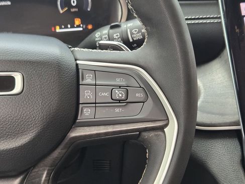 Used 2023 Jeep Grand Cherokee Limited RWD image 37