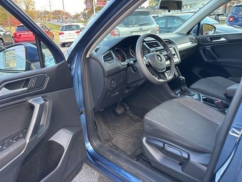 Used 2018 Volkswagen Tiguan S image 14