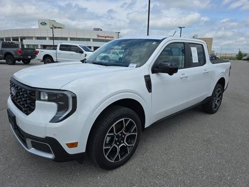 Used 2025 Ford Maverick Lariat AWD/4WD image 1