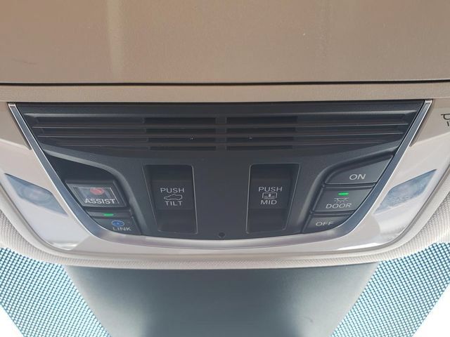 Certified 2024 Acura MDX w/ Technology Package AWD/4WD image 30