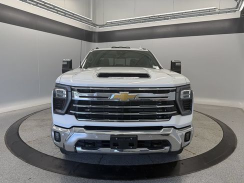 Used 2024 Chevrolet Silverado 3500 LTZ w/ LTZ Plus Package AWD/4WD image 8