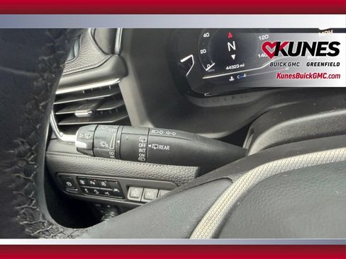 Used 2024 GMC Yukon Denali w/ Advanced Technology Package AWD/4WD image 23
