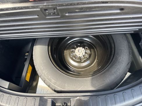 Used 2013 Toyota RAV4 Limited image 41