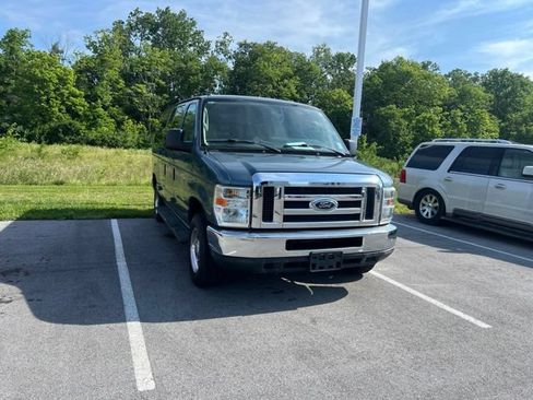 Used 2011 Ford E-150 and Econoline 150 Wagon w/ XLT Premium Pkg RWD image 6