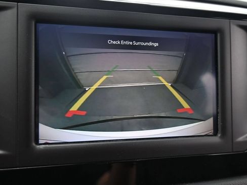 Used 2023 Chrysler Voyager LX FWD image 18