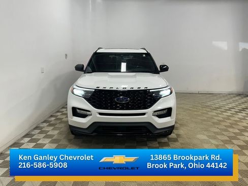 Used 2022 Ford Explorer ST-Line AWD/4WD image 2