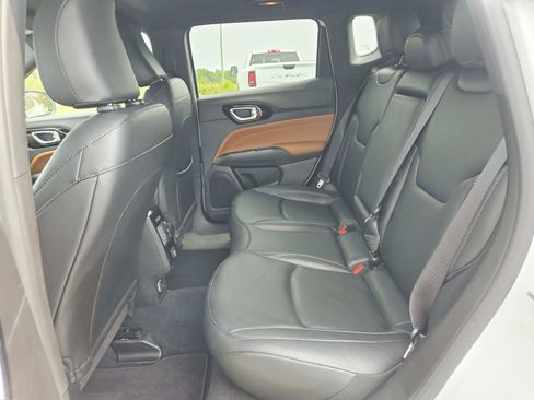 Used 2025 Jeep Compass Limited AWD/4WD image 13