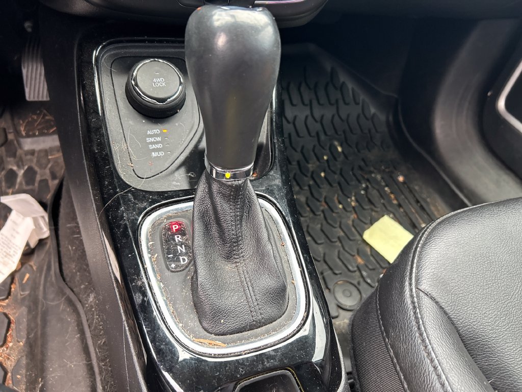 Used 2021 Jeep Compass Latitude AWD/4WD image 30
