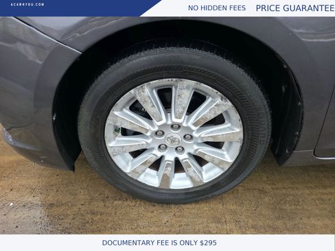 Used 2011 Toyota Sienna LE w/ Towing Pkg image 27