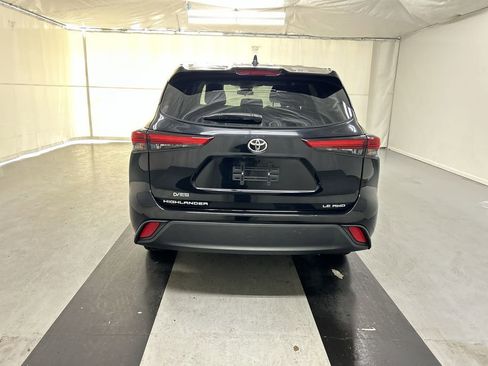 Used 2023 Toyota Highlander LE AWD/4WD image 21