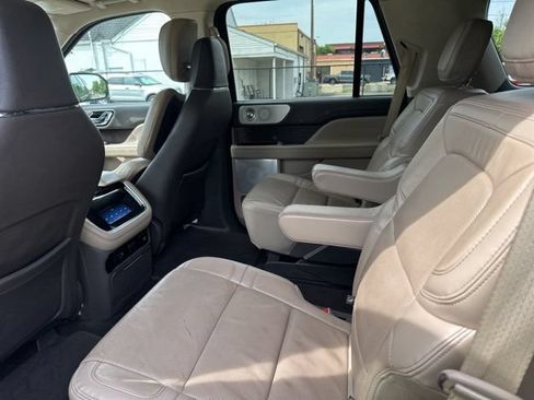 Used 2022 Lincoln Navigator Reserve AWD/4WD image 15