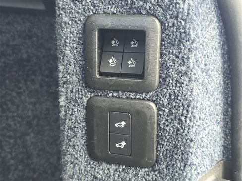 Used 2020 Land Rover Range Rover HSE image 17