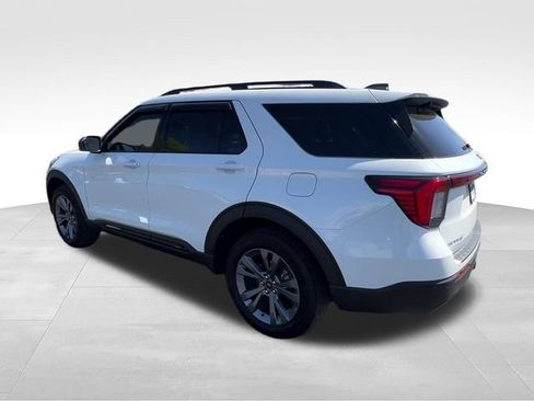 Used 2026 Ford Explorer Active w/ Active Comfort Package AWD/4WD image 4