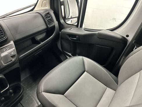 Used 2025 RAM ProMaster 2500 w/ Convenience Group FWD image 10