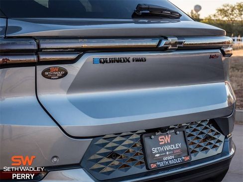 New 2025 Chevrolet Equinox EV RS w/ LPO, Illumination Package image 10