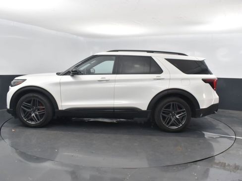 Certified 2025 Ford Explorer ST image 7