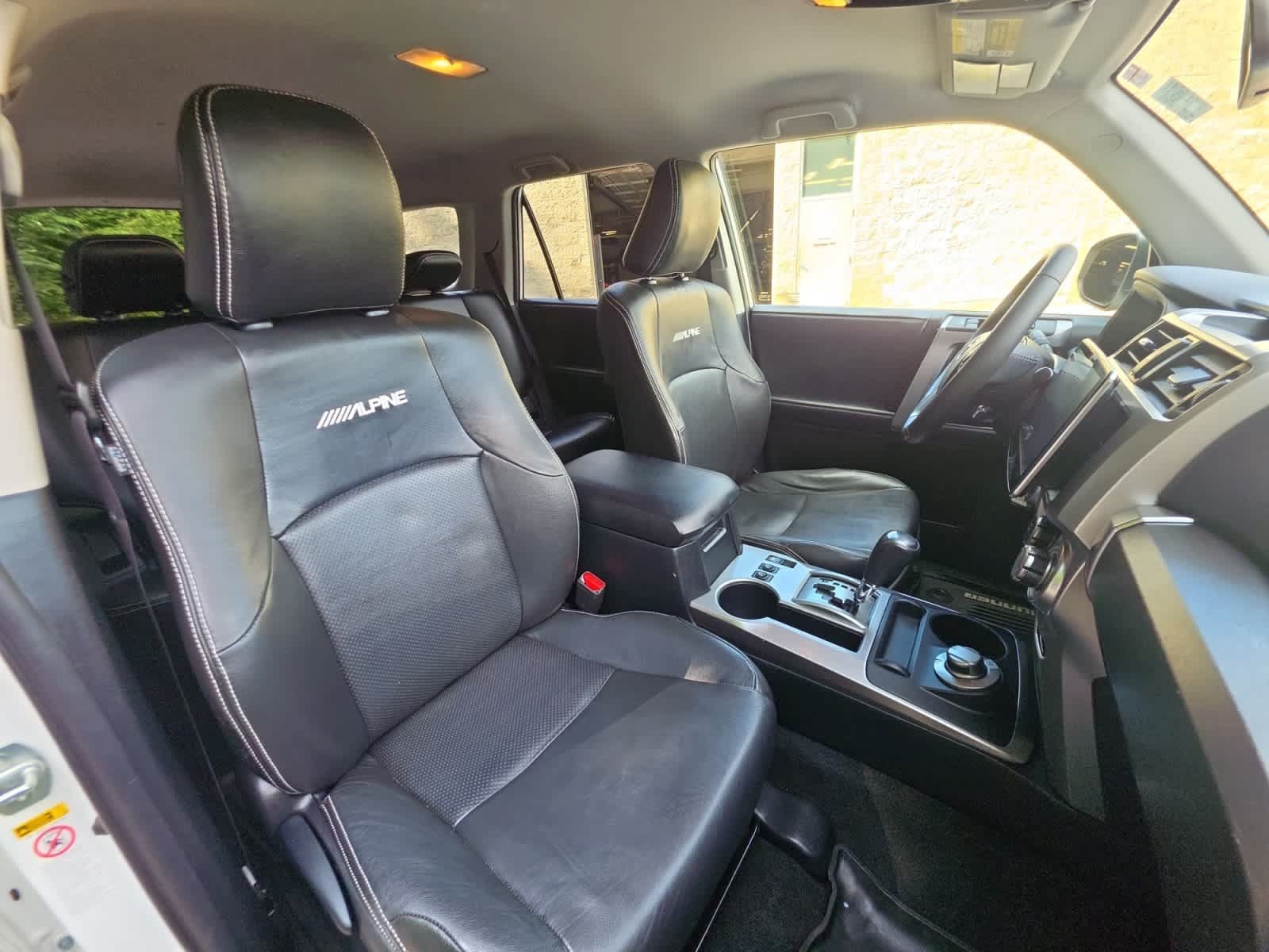 Used 2019 Toyota 4Runner SR5 AWD/4WD image 21